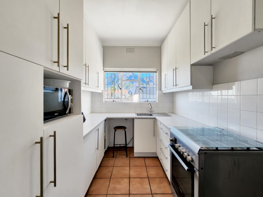 To Let 2 Bedroom Property for Rent in Gardens Western Cape